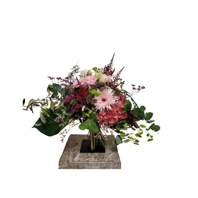 Entdecken Sie den Blumenstrauß "Eleganz der Natur" - ein exklusives, handgebundenes Arrangement aus frischen Blüten wie Eustoma, Gerbera und mehr. Jetzt online bestellen und frische Blumen nach Hause liefern lassen!